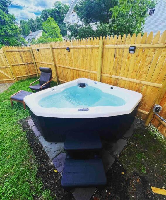 New!! Lovely Unit W/ Private Hot Tub And Patio! Laconia Exterior foto